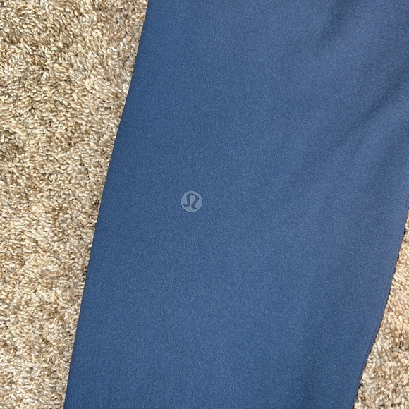 Lululemon On the Fly 7/8 Pant Code Blue Size 2 - Picture 11 of 11